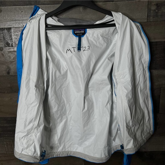 SOLD Patagonia Torrentshell Rain Jacket Mens Medium - Picture 3 of 4